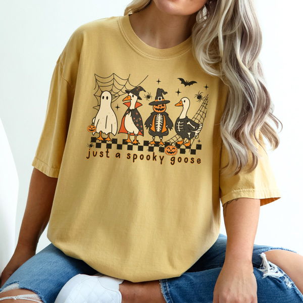 ゆん　NICENESS SPOOKY Just A Spooky Goose Graphic Tee, Cute Halloween Shirt