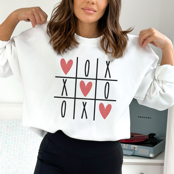 XOXO Tic Tac Toe Graphic Tee, Valentine Graphic Tee, XOXO Shirt, Cute Valentine's Day Tee, Glitter Heart Tee