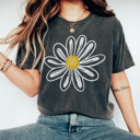 XXL Pepper Daisy Flower Graphic Tee, Flower Shirt, Boho Tee, Cute Summer Shirt