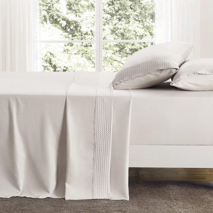 Bamboo 4 Piece 1800 Thread Count luxurious Ultra-soft Waffle Hem Sheet Set