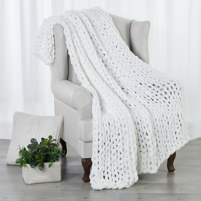 Kathy Ireland Chunky Chenille Plush Throw - 50" x 60"