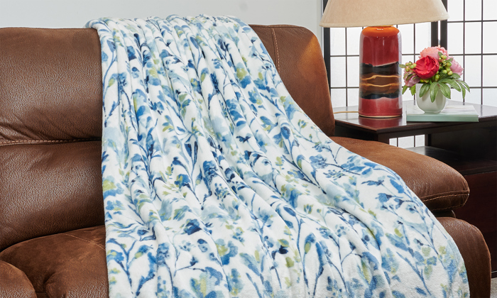 Kathy ireland Holiday Print Plush Flannel Throw Blanket