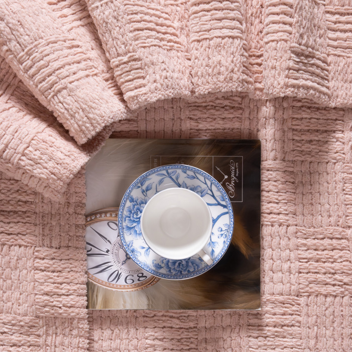 Kathy Ireland Oversized Chenille Polyester Fringed Basket Throw 50? X 70?