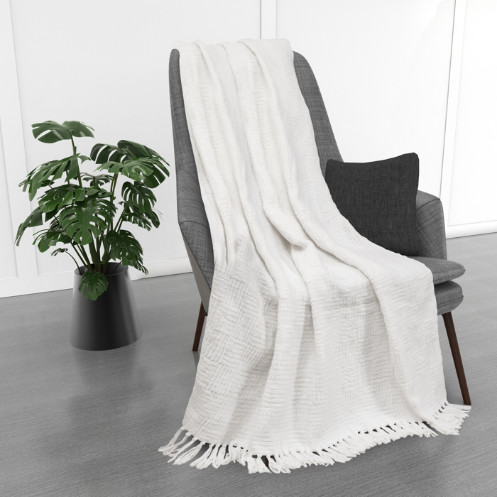 Kathy Ireland Oversized Chenille Polyester Fringed Basket Throw 50? X 70?