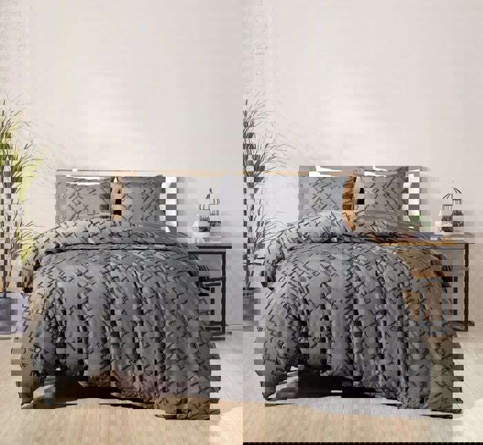 Bibb Home 2000 Count Tufted Duvet Cover (3-Piece)