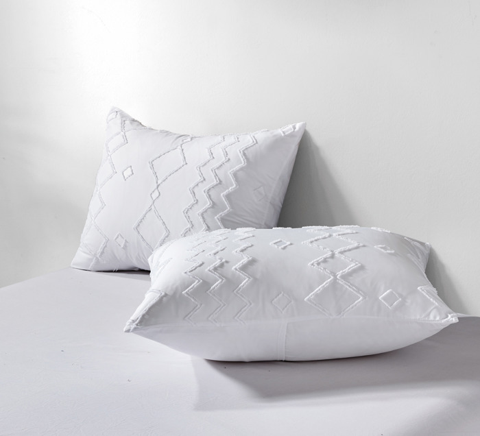 Bibb Home 2000 Count Tufted Duvet Cover (3-Piece)
