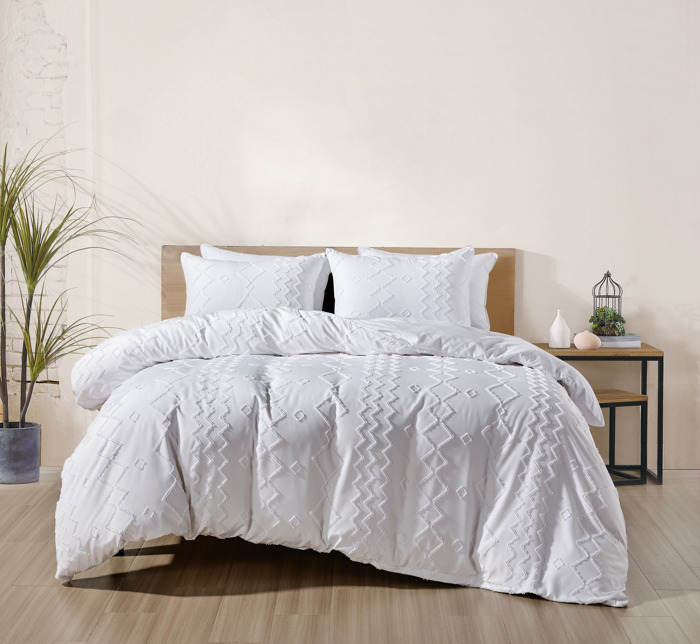 Bibb Home 2000 Count Tufted Duvet Cover (3-Piece)