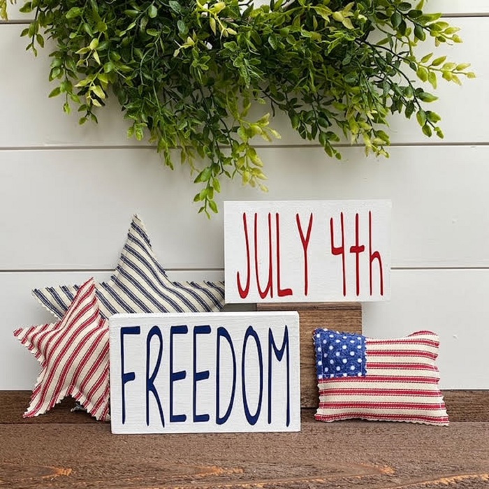 Small Patriotic Wood Signs