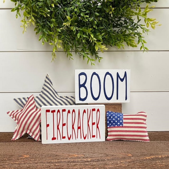 Small Patriotic Wood Signs