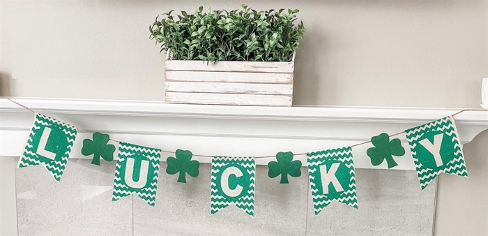 St. Patrick's Day Lucky Shamrock Burlap Banner