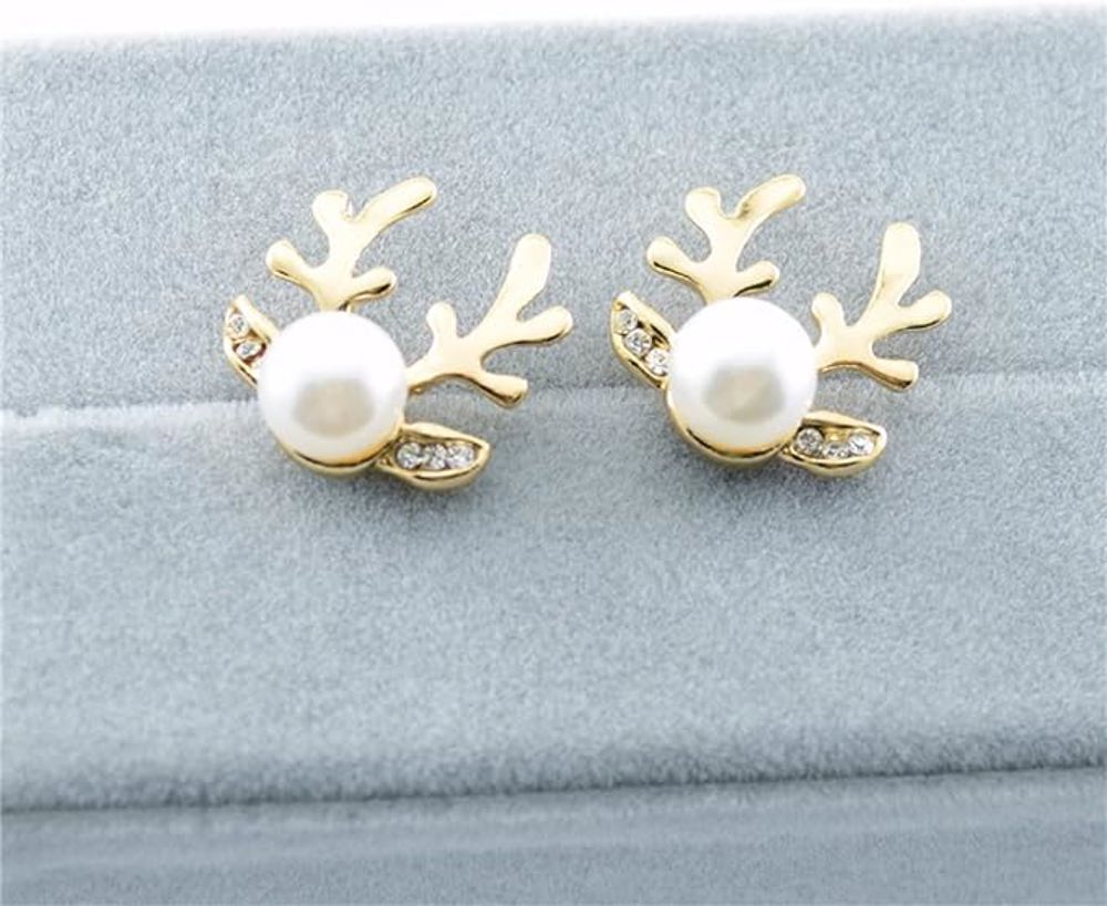 Reindeer Pearl Earrings 