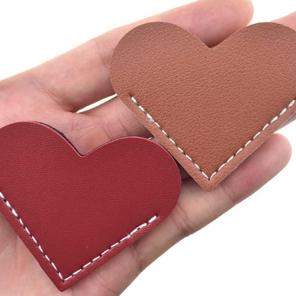 2pc Leather Heart Page Bookmarks 