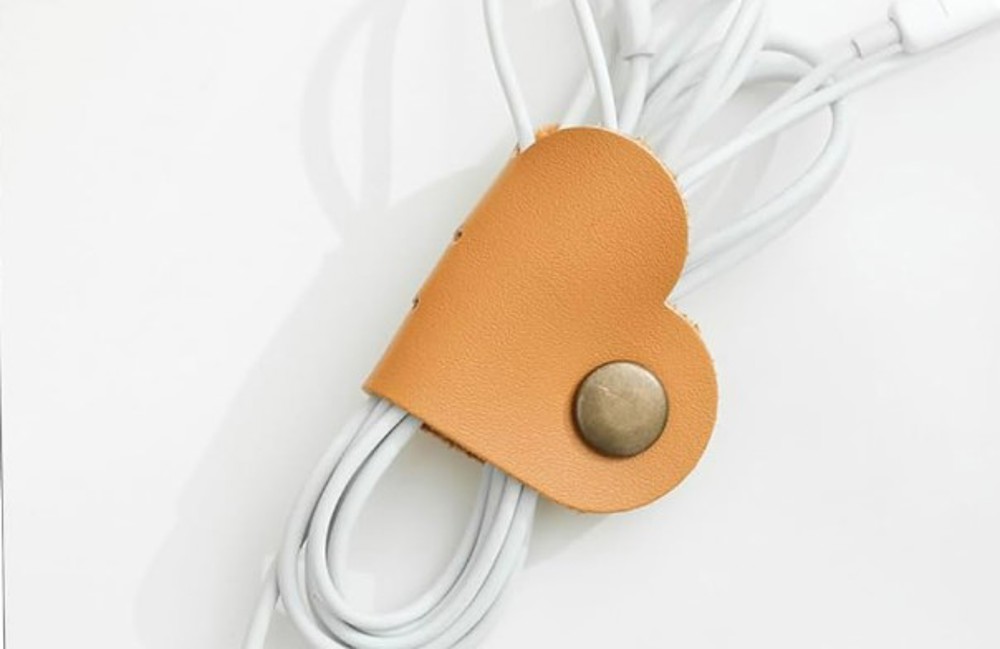 Leather Heart Cable Organizer 