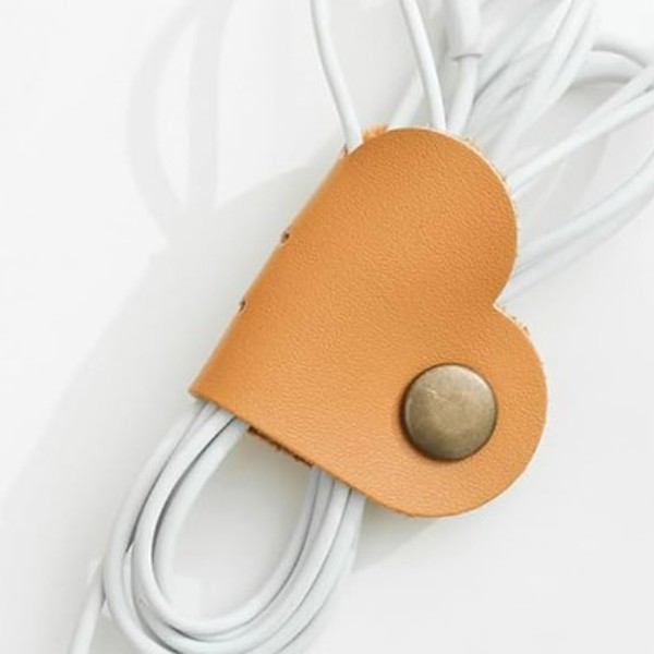 Leather Heart Cable Organizer 