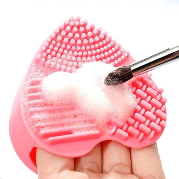 Heart Make Up Brush Cleaner Pad