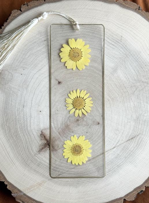 Pressed Daisy Flower Bookmark