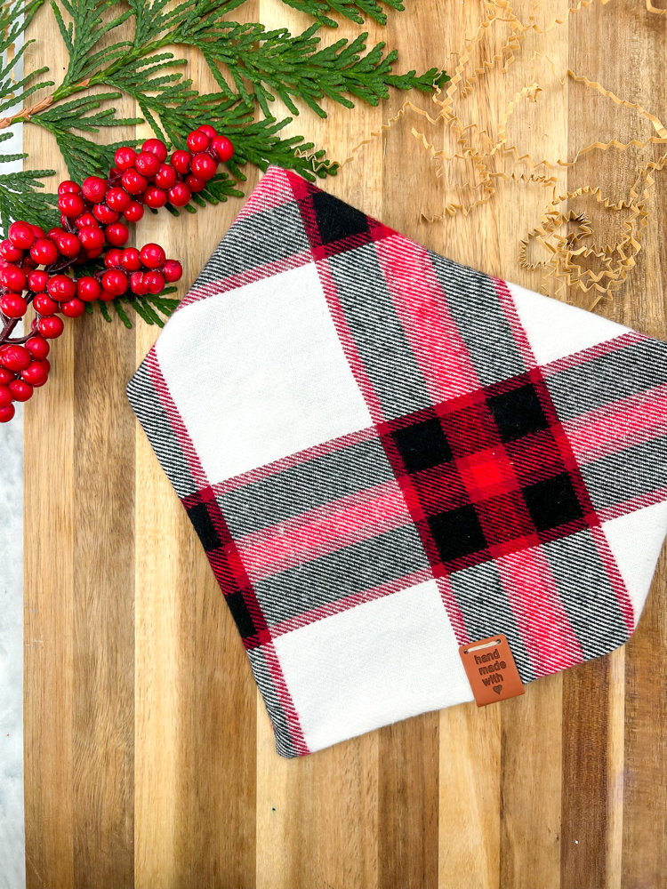 Plaid dog bandana for Christmas - Holidays - Gift ideas for dog moms