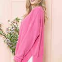 S-M FUCHSIA WAVE RIB OVERSIZED SWEATSHIRT WITH SIDE SLIT