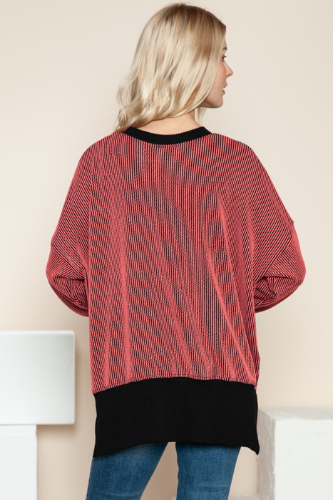 TWO COLOR WAVE RIB SWEATSHIRT WITH SIDE SLIT