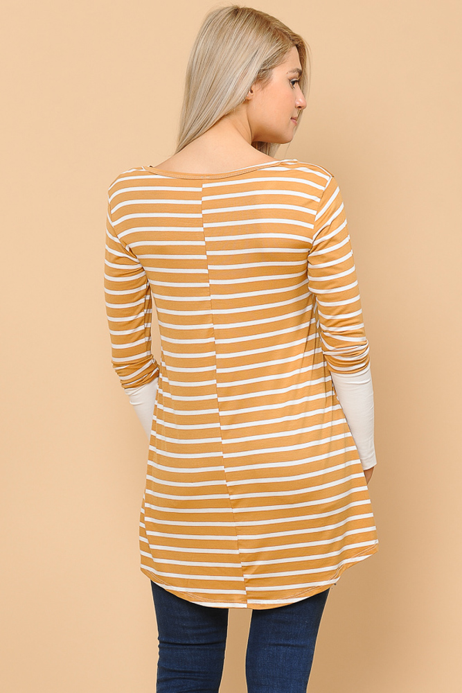 HI-LOW STRIPE TOP WITH COLOR BLOCK SLEEVE