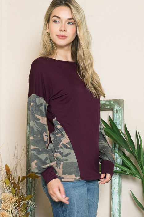 SOLID TUNIC TOP WITH CAMO SLEEVE CONTRAST