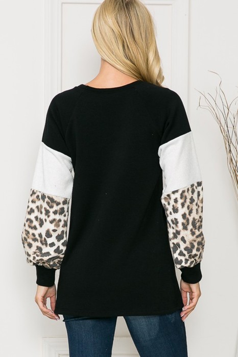 SOLID TUNIC TOP WITH ANIMAL COLOR BLOCK SLEEVES