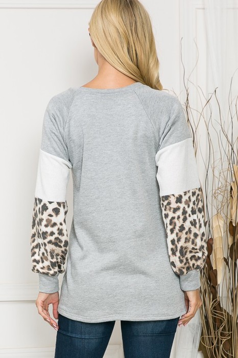 SOLID TUNIC TOP WITH ANIMAL COLOR BLOCK SLEEVES