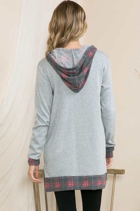 BRUSH HOODED SOLID TUNIC TOP WITH PLAID CONTRAST 
