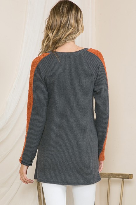 V-NECK TUNIC TOP WITH FUZZY SLEEVE CONTRAST