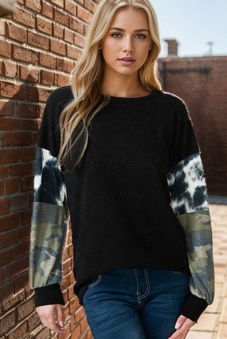 SOLID TUNIC TOP TIE-DYE AND CAMO CONTRAST SLEEVES