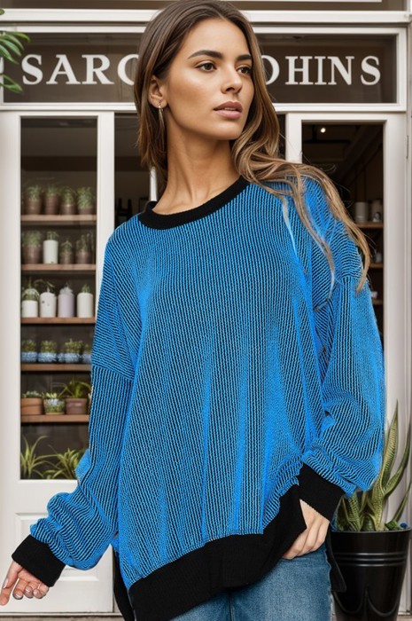 TWO COLOR WAVE RIB SWEATSHIRT WITH SIDE SLIT