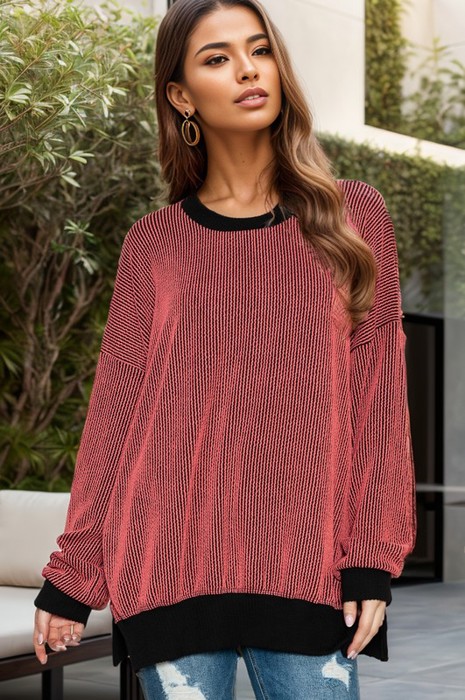 TWO COLOR WAVE RIB SWEATSHIRT WITH SIDE SLIT
