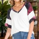 Small WHITE/BURGUNDY V-NECK TOP WITH TIE DYE SLEEVE CONTRAST