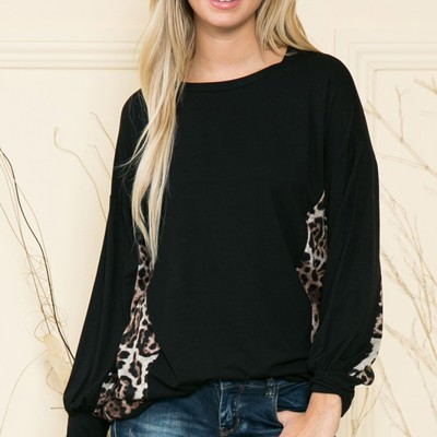 SOLID TUNIC TOP WITH ANIMAL SIDE CONTRAST