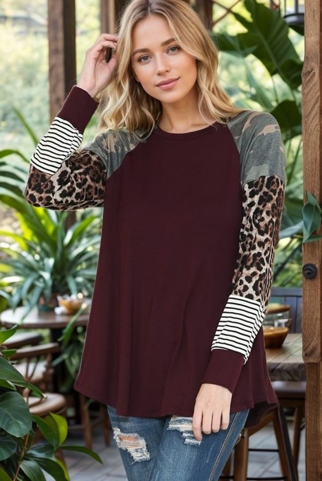 SOLID TUNIC TOP WITH CONTRAST SLEEVES