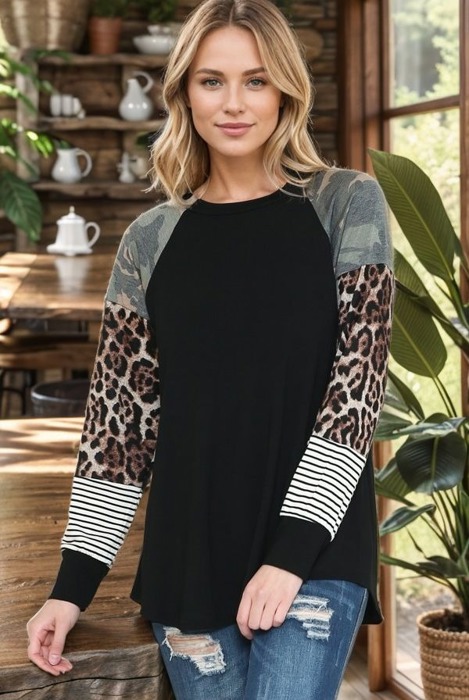 SOLID TUNIC TOP WITH CONTRAST SLEEVES
