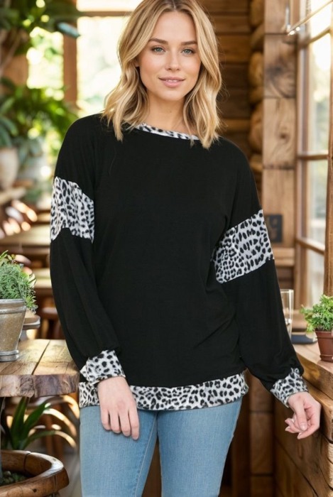 SOLID TUNIC TOP WITH ANIMAL PRINT CONTRAST