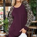  SOLID BASEBALL TOP WITH ANIMAL CONTRAST SLEEVES