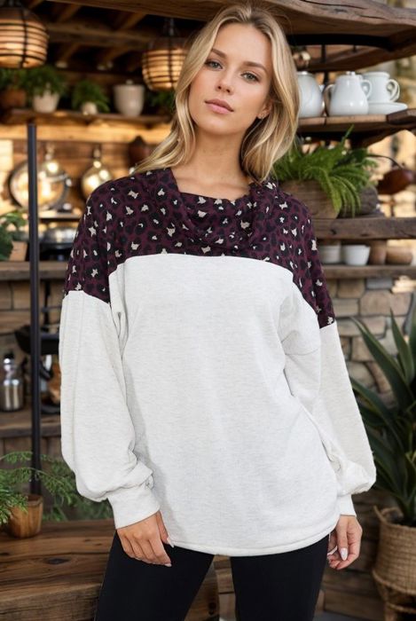 SOLID TUNIC TOP WITH ANIMAL CONTRAST PUFF SLEEVES