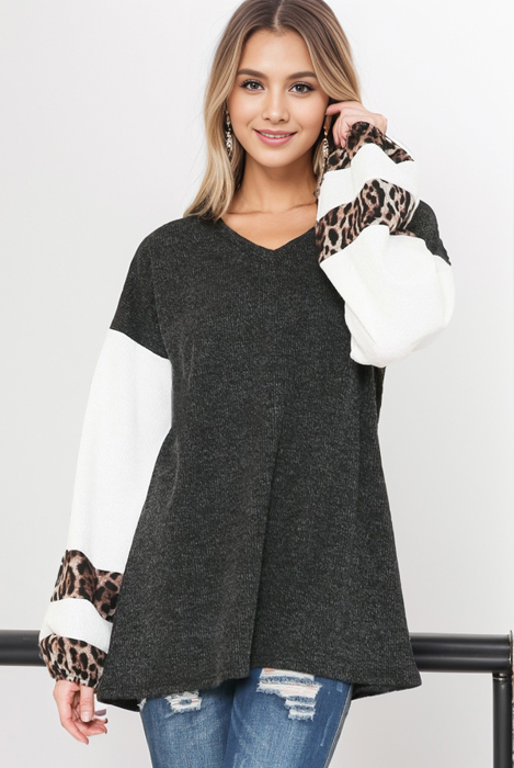 OVERSIZE V-NECK TUNIC WITH CONTRAST SLEEVES