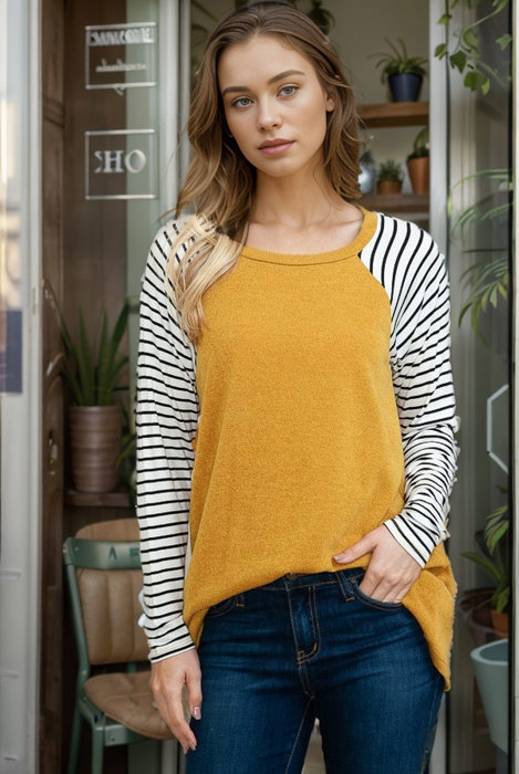Raglan Solid top with stripe long sleeve 