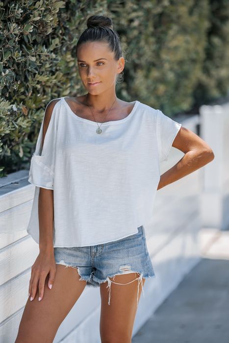 LIGHTWEIGHT RELAXED FIT TEE