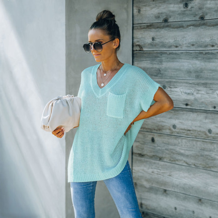 SIDE SLIT KNIT TOP