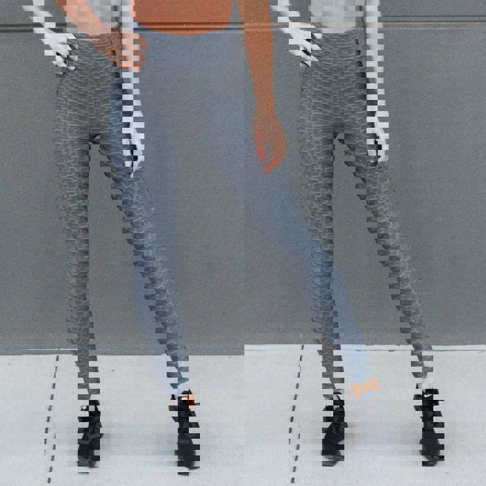 Cellulite Hiding Leggings with Cell Phone Pocket