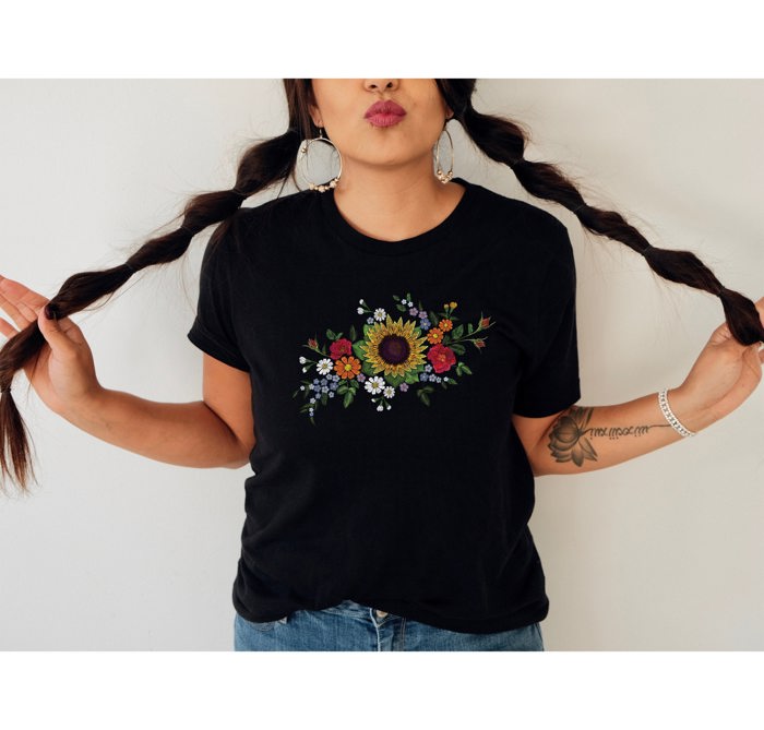 Vintage Faux Embroidery Summer Daisies Retro Vintage Boho style Ultra Soft Graphic Tee Unisex Soft Tee T-shirt for Women or Men