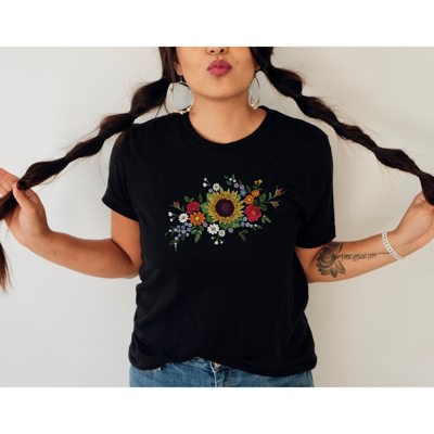 Vintage Faux Embroidery Summer Daisies Retro Vintage Boho style Ultra Soft Graphic Tee Unisex Soft Tee T-shirt for Women or Men