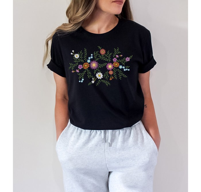 Vintage Faux Embroidery Summer Daisies Retro Vintage Boho style Ultra Soft Graphic Tee Unisex Soft Tee T-shirt for Women or Men