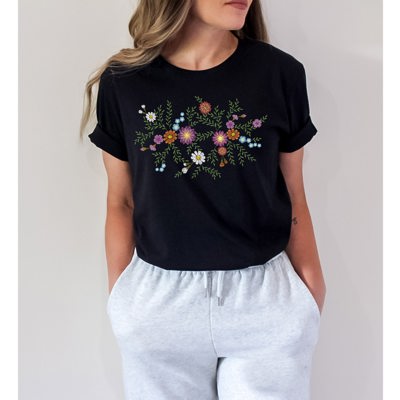 Vintage Faux Embroidery Summer Daisies Retro Vintage Boho style Ultra Soft Graphic Tee Unisex Soft Tee T-shirt for Women or Men