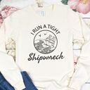  I RUN A TIGHT Shipwreck - Long Sleeve (Crewneck)