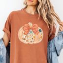  Floral Doily Autumn Fall Halloween Faux Quilted Pumpkin  - T-Shirt (Crewneck)  100 Cotton Heavyweight Tee (Unisex)  Comfort Colors